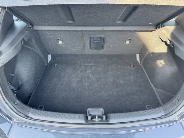 Photo de la voiture HYUNDAI i30 1.0 T-GDi 120 DCT-7 Hybrid 48V Creative