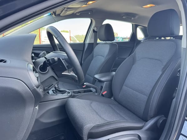 Photo de la voiture HYUNDAI i30 1.0 T-GDi 120 DCT-7 Hybrid 48V Creative
