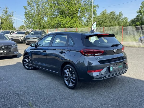 Photo de la voiture HYUNDAI i30 1.0 T-GDi 120 DCT-7 Hybrid 48V Creative