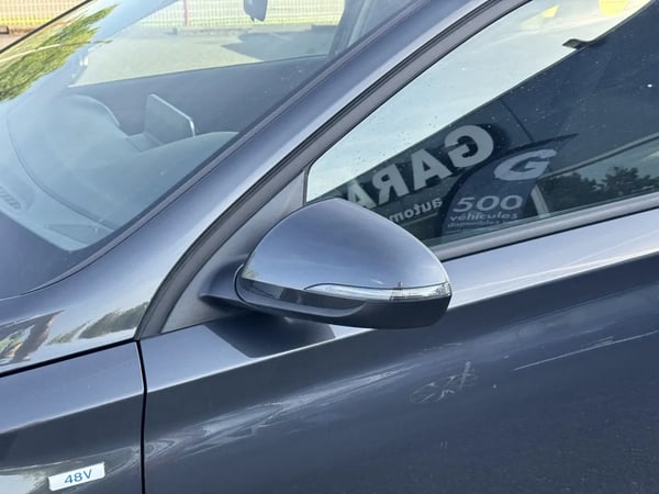 Photo de la voiture HYUNDAI i30 1.0 T-GDi 120 DCT-7 Hybrid 48V Creative
