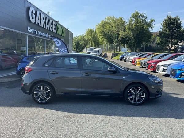 Photo de la voiture HYUNDAI i30 1.0 T-GDi 120 DCT-7 Hybrid 48V Creative