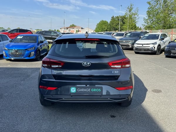 Photo de la voiture HYUNDAI i30 1.0 T-GDi 120 DCT-7 Hybrid 48V Creative