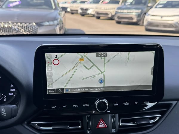 Photo de la voiture HYUNDAI i30 1.0 T-GDi 120 DCT-7 Hybrid 48V Creative