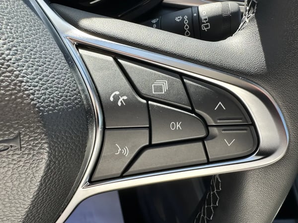 Photo de la voiture RENAULT CAPTUR TCe 90 Techno
