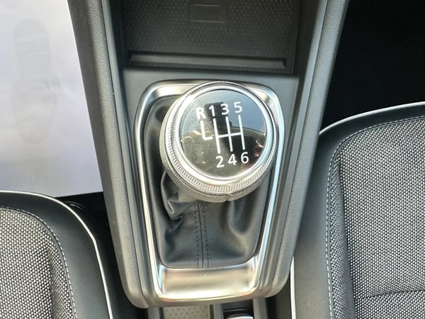 Photo de la voiture RENAULT CAPTUR TCe 90 Techno