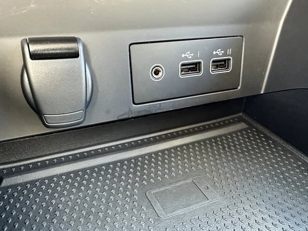 Photo de la voiture RENAULT CAPTUR TCe 90 Techno