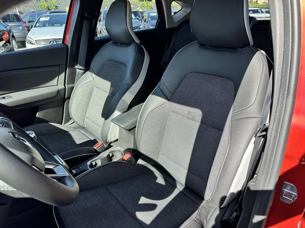 Photo de la voiture RENAULT CAPTUR TCe 90 Techno
