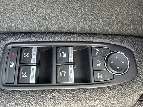 Photo de la voiture RENAULT CAPTUR TCe 90 Techno