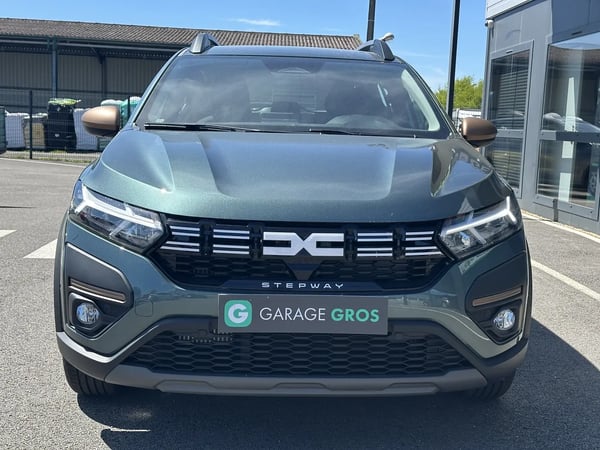 Photo de la voiture DACIA SANDERO TCe 110 GSR2 Stepway Extreme +