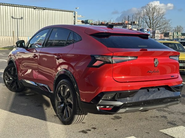 Photo de la voiture RENAULT RAFALE E-Tech full hybrid 200 esprit Alpine