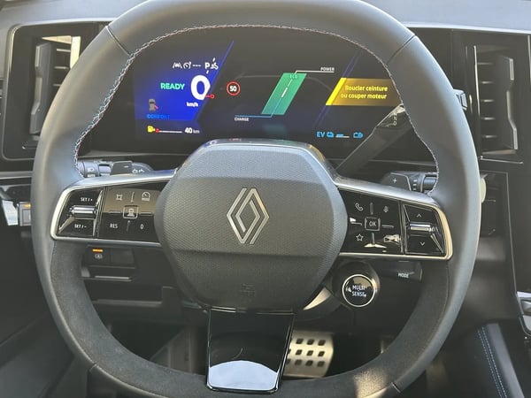 Photo de la voiture RENAULT RAFALE E-Tech full hybrid 200 esprit Alpine