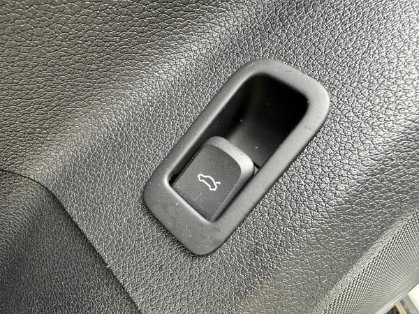 Photo de la voiture AUDI Q2 30 TDI 116 S tronic 7 Advanced + S LINE