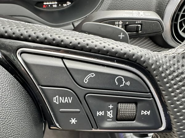 Photo de la voiture AUDI Q2 30 TDI 116 S tronic 7 Advanced + S LINE