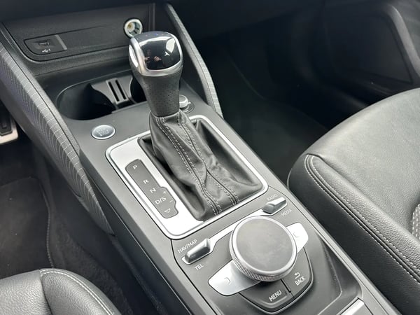 Photo de la voiture AUDI Q2 30 TDI 116 S tronic 7 Advanced + S LINE