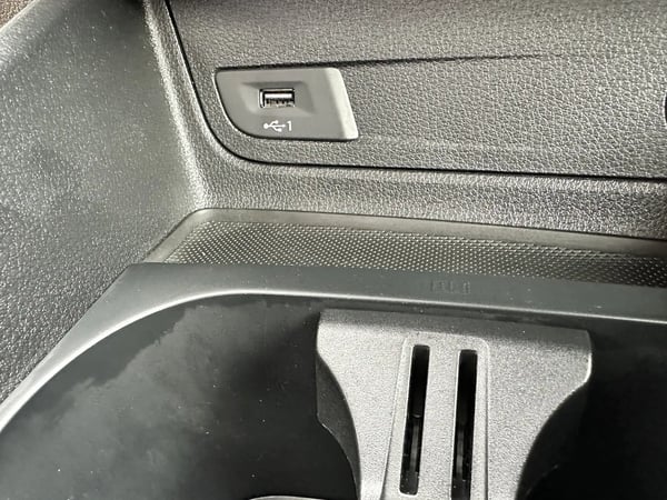 Photo de la voiture AUDI Q2 30 TDI 116 S tronic 7 Advanced + S LINE