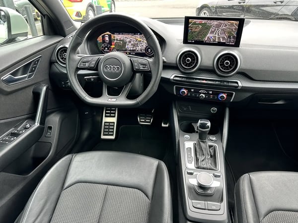 Photo de la voiture AUDI Q2 30 TDI 116 S tronic 7 Advanced + S LINE