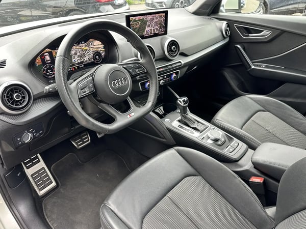 Photo de la voiture AUDI Q2 30 TDI 116 S tronic 7 Advanced + S LINE