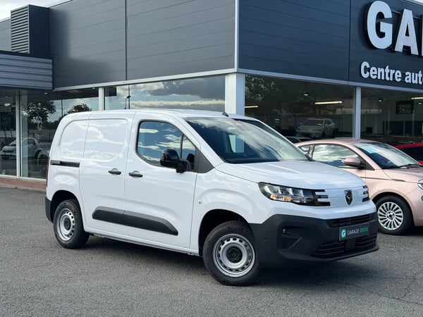 Photo de présentation de la voiture PEUGEOT PARTNER FOURGON FGN DIESEL 100 CH M MANUELLE
