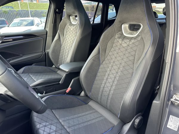 Photo de la voiture VOLKSWAGEN TIGUAN 2.0 TDI 150ch DSG7 R-Line