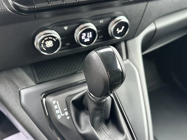 Photo de la voiture NISSAN TOWNSTAR FOURGON ELECTRIQUE EV FOURGON L1 45KWH CHARGEUR 22KW ACENTA