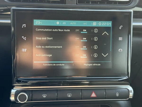 Photo de la voiture CITROEN C3 PureTech 110 S&S Shine