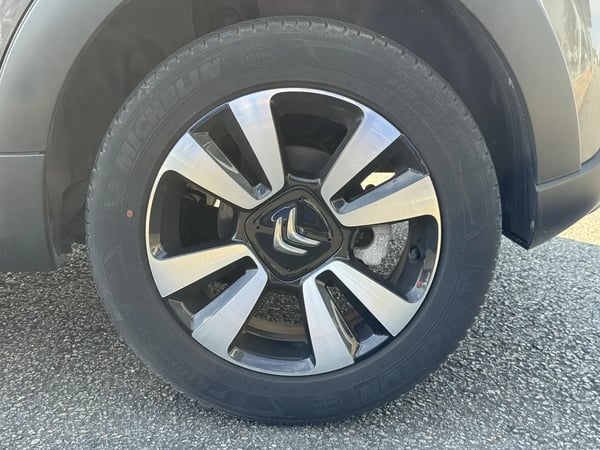 Photo de la voiture CITROEN C3 PureTech 110 S&S Shine