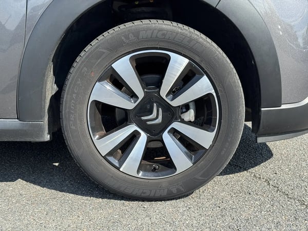 Photo de la voiture CITROEN C3 PureTech 110 S&S Shine
