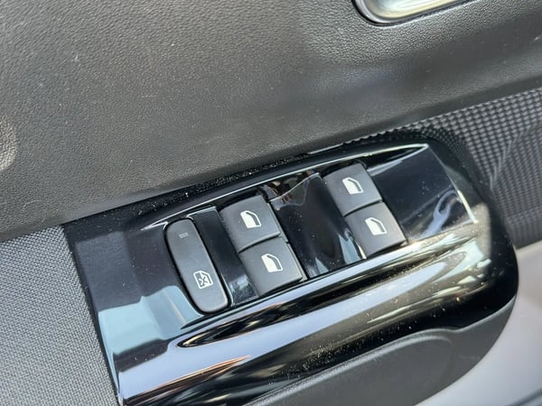 Photo de la voiture CITROEN C3 PureTech 110 S&S Shine