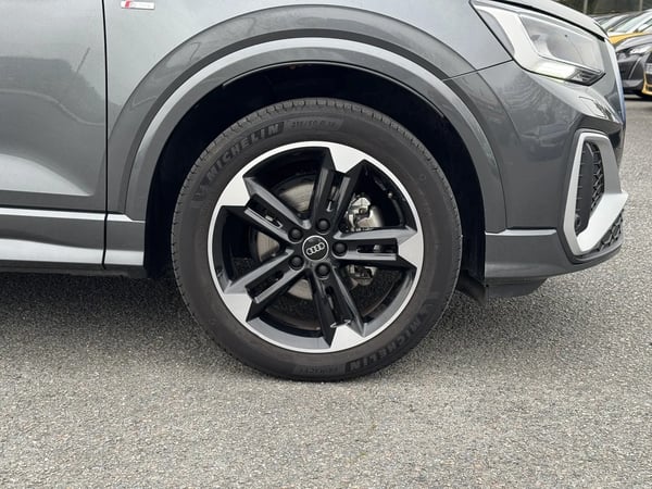 Photo de la voiture AUDI Q2 30 TFSI 110 BVM6 Advanced + S-Line Ext