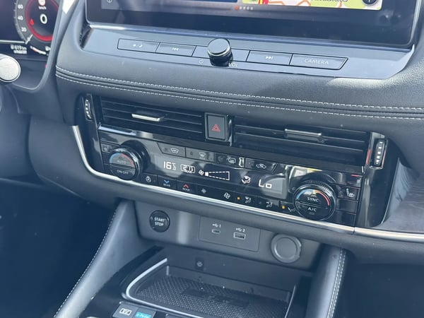 Photo de la voiture NISSAN X-TRAIL e-POWER 204 ch Tekna