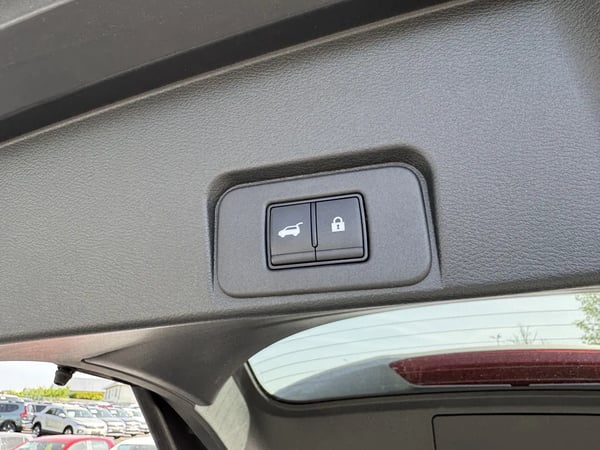 Photo de la voiture NISSAN X-TRAIL e-POWER 204 ch Tekna