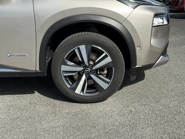 Photo de la voiture NISSAN X-TRAIL e-POWER 204 ch Tekna