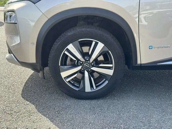 Photo de la voiture NISSAN X-TRAIL e-POWER 204 ch Tekna