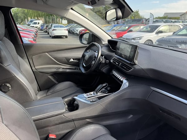 Photo de la voiture PEUGEOT 5008 BlueHDi 130ch S&S EAT8 Allure