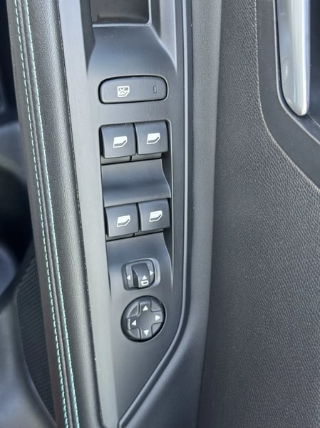 Photo de la voiture PEUGEOT 5008 BlueHDi 130ch S&S EAT8 Allure