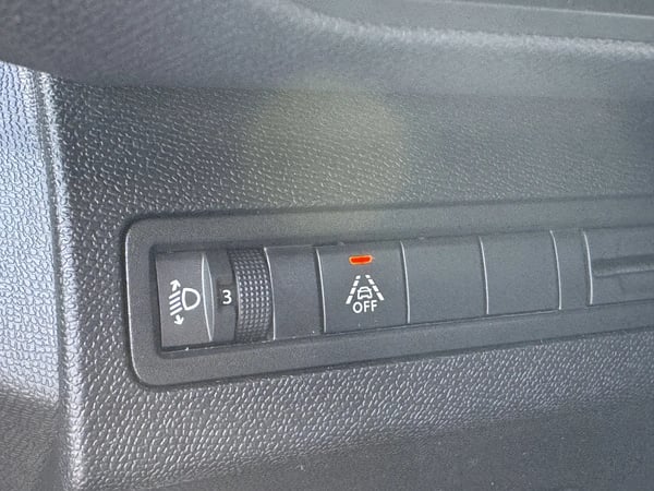 Photo de la voiture PEUGEOT 5008 BlueHDi 130ch S&S EAT8 Allure