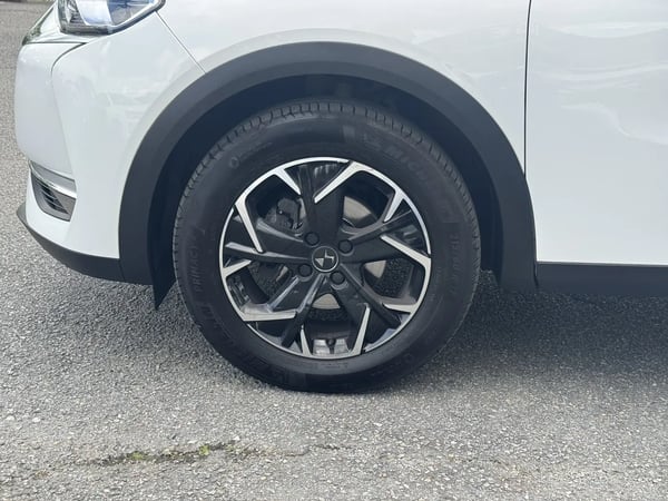 Photo de la voiture DS DS3 CROSSBACK BlueHDi 100 BVM6 So Chic