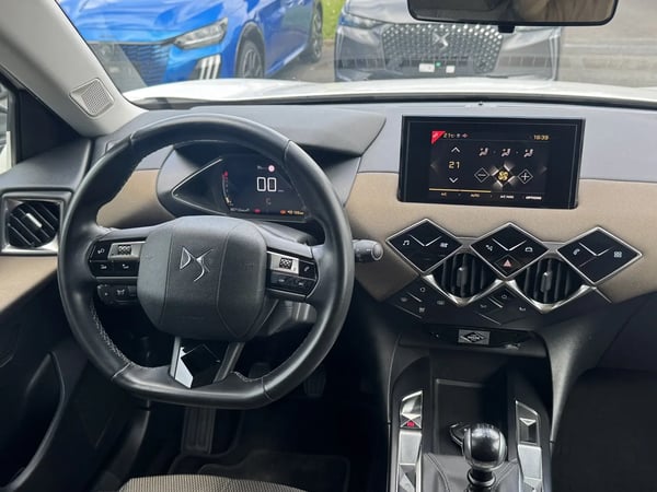 Photo de la voiture DS DS3 CROSSBACK BlueHDi 100 BVM6 So Chic