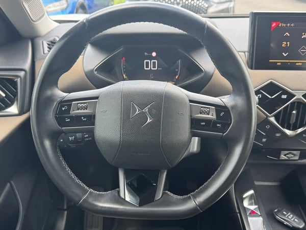 Photo de la voiture DS DS3 CROSSBACK BlueHDi 100 BVM6 So Chic