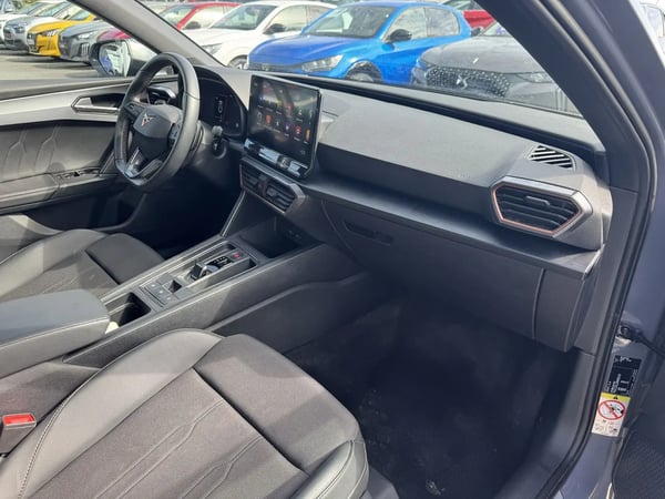 Photo de la voiture CUPRA LEON SPORTSTOURER 1.5 eTSI 150 ch DSG7 V