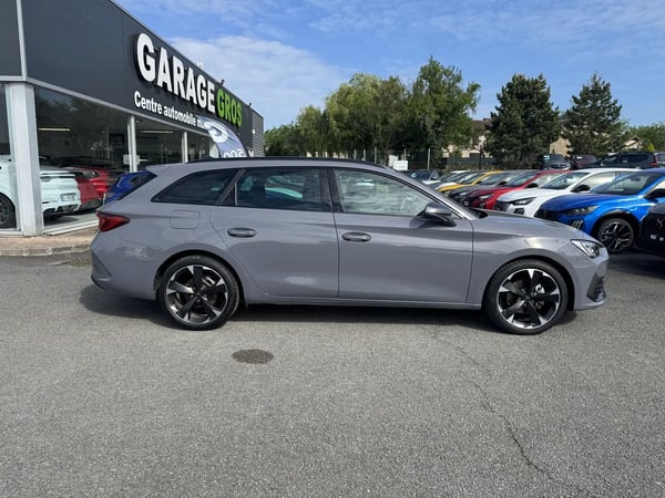Photo de la voiture CUPRA LEON SPORTSTOURER 1.5 eTSI 150 ch DSG7 V
