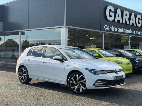 Photo de présentation de la voiture VOLKSWAGEN GOLF 1.5 eTSI OPF 150 DSG7 Style