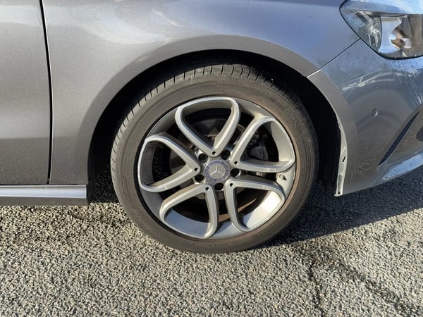 Photo de la voiture MERCEDES CLASSE A 180 d 7G-DCT Inspiration