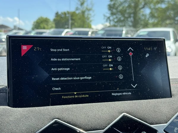 Photo de la voiture DS DS3 CROSSBACK BlueHDi 130 EAT8 Performance Line+