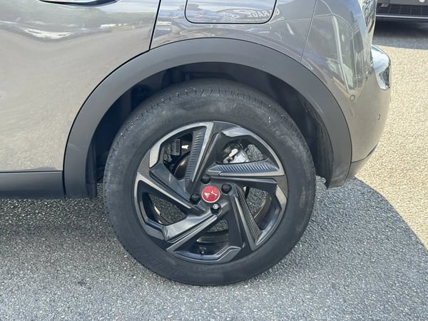 Photo de la voiture DS DS3 CROSSBACK BlueHDi 130 EAT8 Performance Line+
