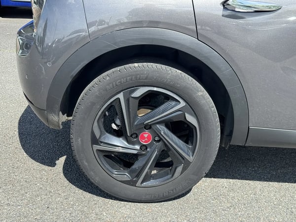 Photo de la voiture DS DS3 CROSSBACK BlueHDi 130 EAT8 Performance Line+
