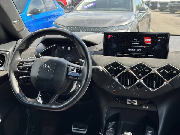 Photo de la voiture DS DS3 CROSSBACK BlueHDi 130 EAT8 Performance Line+