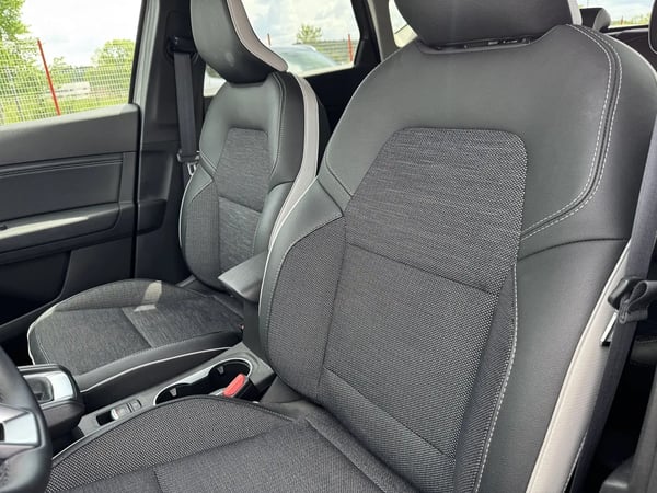 Photo de la voiture RENAULT CAPTUR TCe 90 Techno