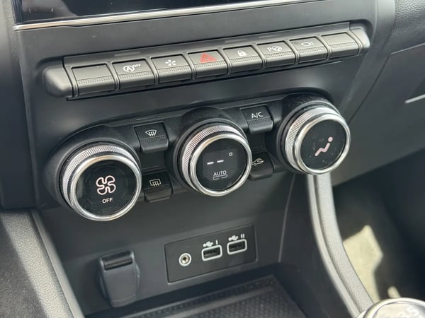 Photo de la voiture RENAULT CAPTUR TCe 90 Techno