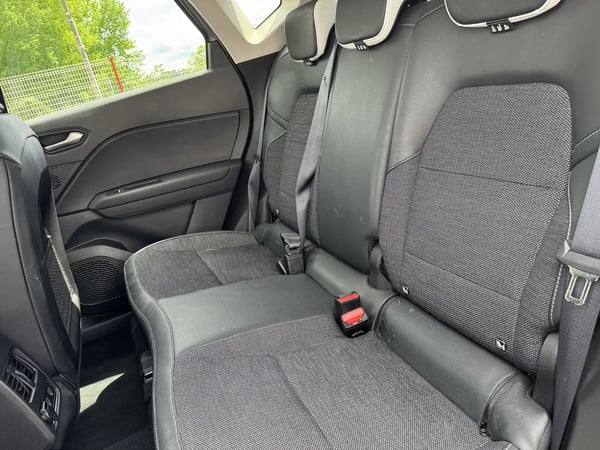 Photo de la voiture RENAULT CAPTUR TCe 90 Techno